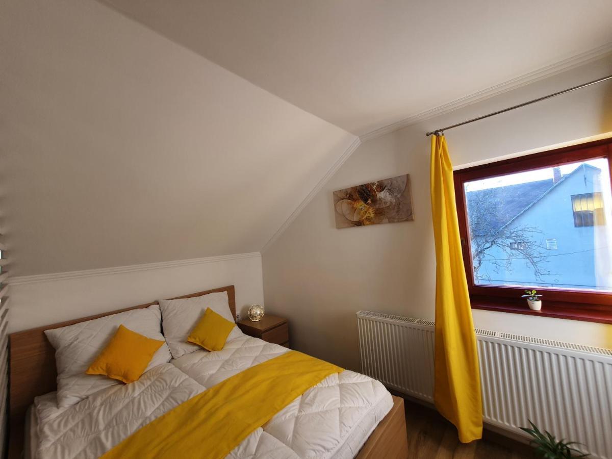 Reteskert Vendeghaz Es Apartman เบลาแพตฟอลวา ภายนอก รูปภาพ