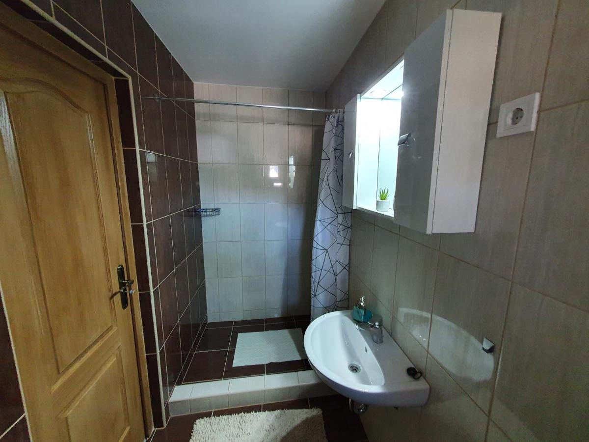 Reteskert Vendeghaz Es Apartman เบลาแพตฟอลวา ภายนอก รูปภาพ